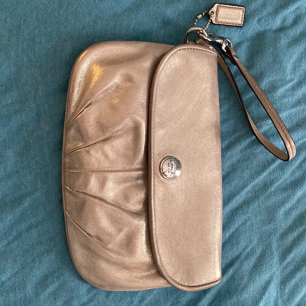 Coach clutch shimmer NEVER USED